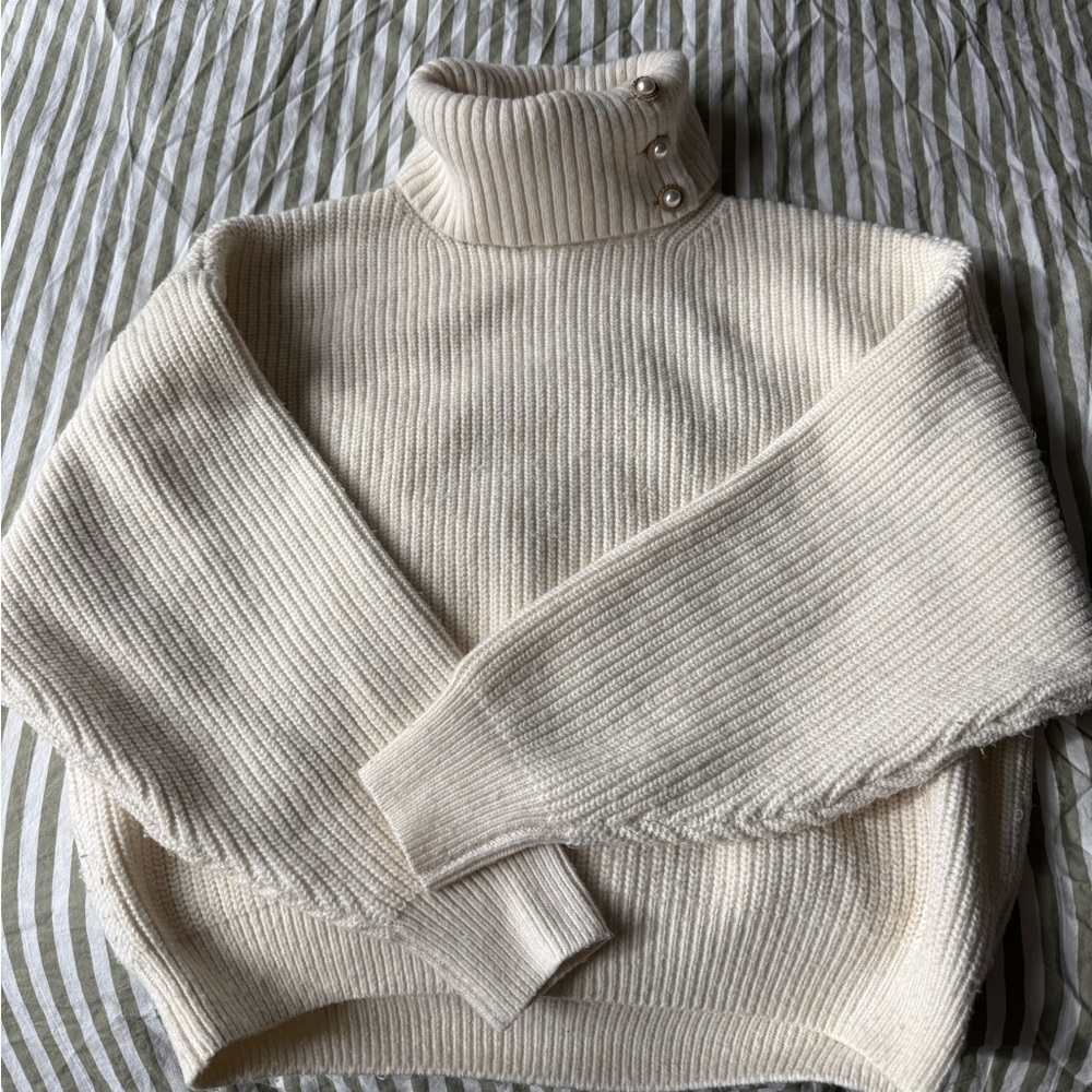 H&M Cream Ribbed Turtleneck Sweater